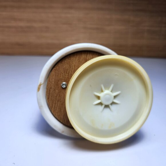 Vintage Clown Music Box with Accordion Ceramic Rotating Plays send in th… - Picture 7 of 7